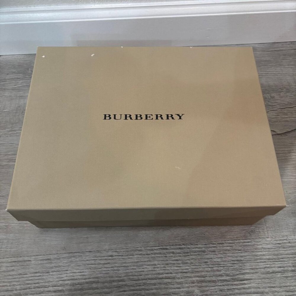 New! Burberry Black Ankle Wrap Runway Heels Size 6 w/Cloth & Box - Picture 9 of 9